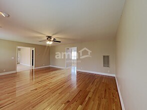 1068 Blairfield Dr in Antioch, TN - Building Photo - Building Photo