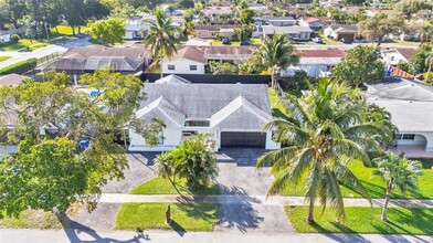 8810 NW 7th St in Pembroke Pines, FL - Building Photo - Building Photo