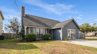 2400 Jason Dr in Lynn Haven, FL - Building Photo - Building Photo