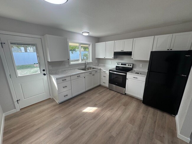 10819 NE 6th St in Vancouver, WA - Building Photo - Building Photo