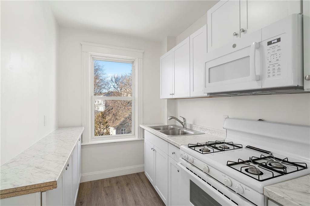 19 Vale St in Providence, RI - Building Photo