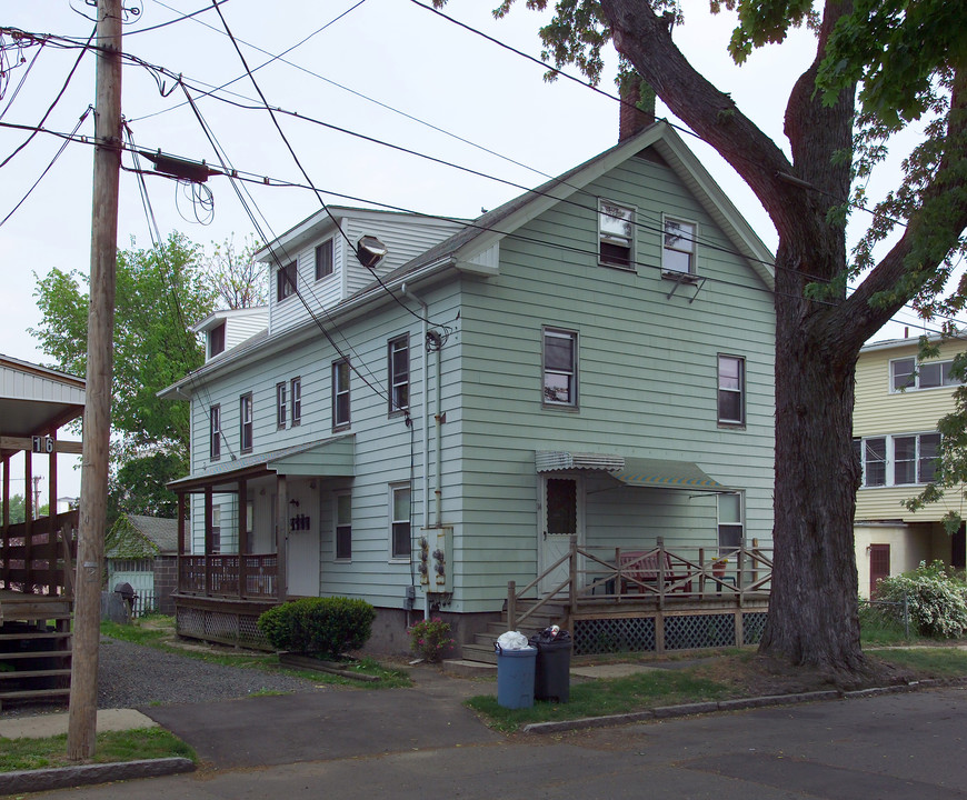 14 Abbey St in Chicopee, MA - Building Photo