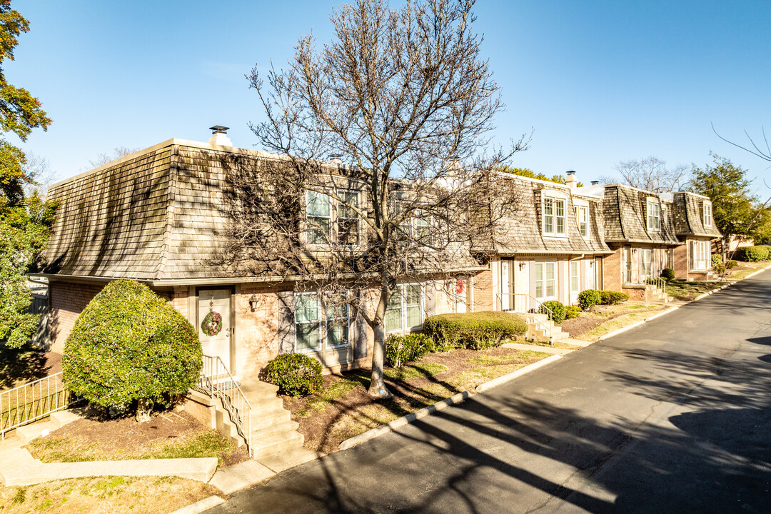 Versailles Townhomes in Nashville, TN - Building Photo