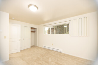 Bellefield Manor in Bellevue, WA - Building Photo - Building Photo