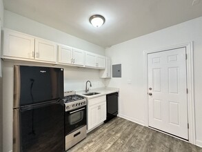 5710 N Winthrop Ave in Chicago, IL - Building Photo - Building Photo