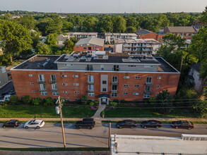 Arbor and Bottleworks in Maplewood, MO - Building Photo - Building Photo