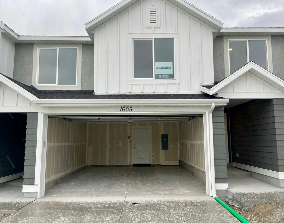 1605 S Windy Rdg Dr in Spanish Fork, UT - Building Photo