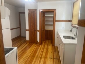 42 South St in Bristol, CT - Building Photo - Building Photo
