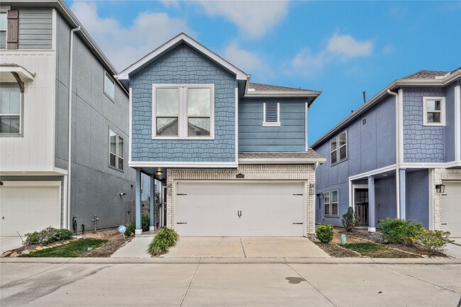 property at 11915 Oakmont Valley Trace