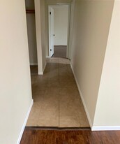 3030 NE 10th St, Unit 202 in Renton, WA - Building Photo