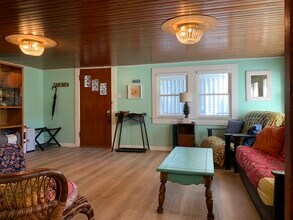 4408 Avenue S 1/2, Unit #B in Galveston, TX - Building Photo - Building Photo