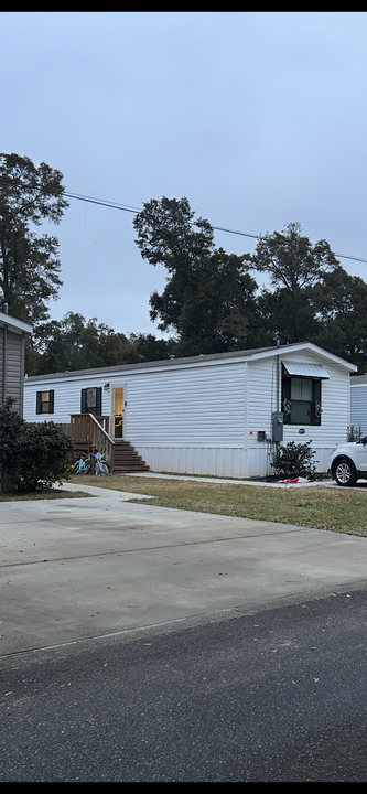 656 Warner Ave in Pensacola, FL - Foto de edificio