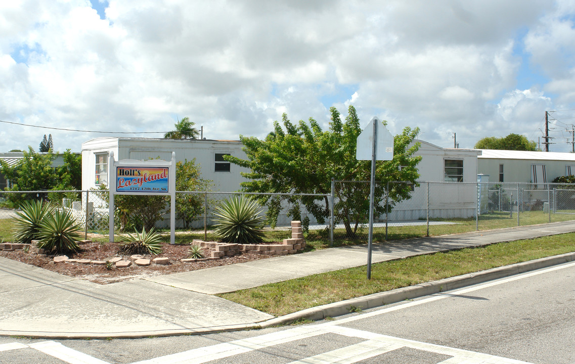 Holt's Lazyland in Lake Worth, FL - Building Photo