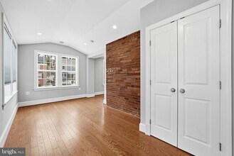 2111 32nd Pl SE in Washington, DC - Building Photo - Building Photo