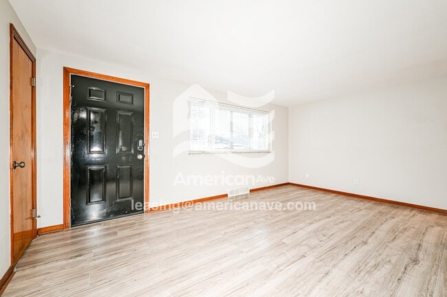 215 Boston Hollow Rd in Elizabeth, PA - Foto de edificio - Building Photo