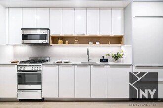 20 Wall St, Unit 2902 in New York, NY - Building Photo - Building Photo