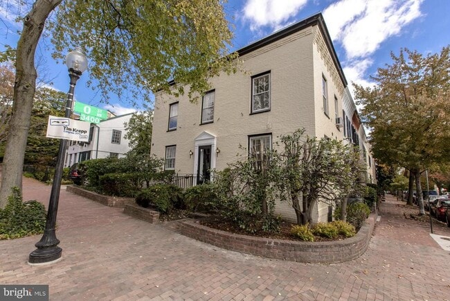 property at 1401 35th St NW