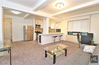 E Tremont Ave, Unit 4 in Bronx, NY - Building Photo - Building Photo