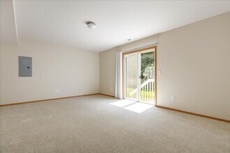 701 Lauren St in Coupeville, WA - Building Photo - Building Photo
