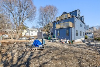 232 Fulton St in Medford, MA - Foto de edificio - Building Photo
