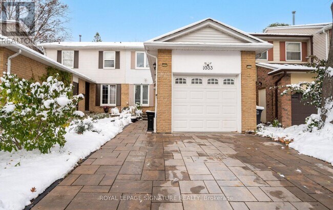 1033 Raintree Ln in Mississauga, ON - Building Photo - Building Photo