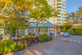 The West Royal - Tower 1 in West Vancouver, BC - Building Photo - Building Photo