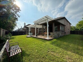 14075 Doonan Xing in Frisco, TX - Foto de edificio - Building Photo