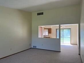 7548 Anderson Ave NE in Warren, OH - Building Photo - Building Photo