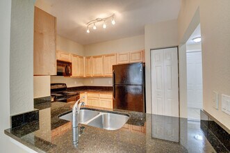 116 Williams Ct in Palm Springs, FL - Building Photo - Building Photo