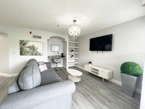 7250 Westpointe Blvd in Orlando, FL - Foto de edificio - Building Photo