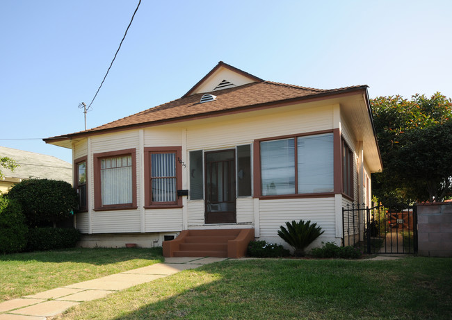 3075 E 6th St in Los Angeles, CA - Foto de edificio - Building Photo