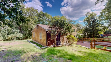 218 Weaver St in Greenwich, CT - Building Photo - Building Photo