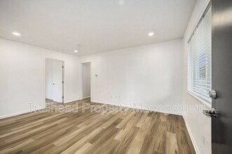 7801 W 83rd St in Overland Park, KS - Foto de edificio - Building Photo
