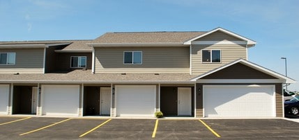 South Point Village in Mitchell, SD - Building Photo - Building Photo