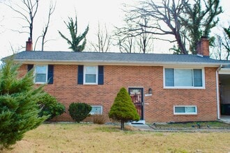 5707 Alan Dr in Clinton, MD - Building Photo - Building Photo