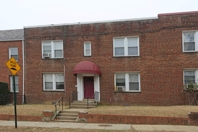 1314 Holbrook St NE in Washington, DC - Foto de edificio - Building Photo