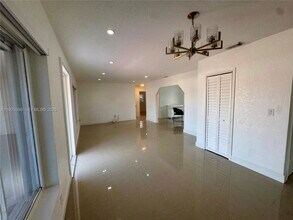12813 SW 20th St in Miami, FL - Building Photo - Building Photo