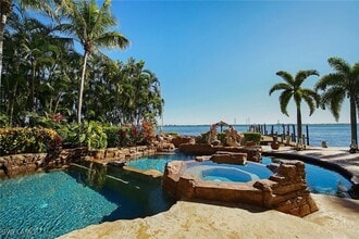 232 Bayshore Dr in Cape Coral, FL - Building Photo - Building Photo