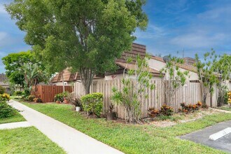 4135 Palm Bay Cir in West Palm Beach, FL - Building Photo - Building Photo