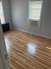 342 Wood St in Bristol, PA - Building Photo - Building Photo