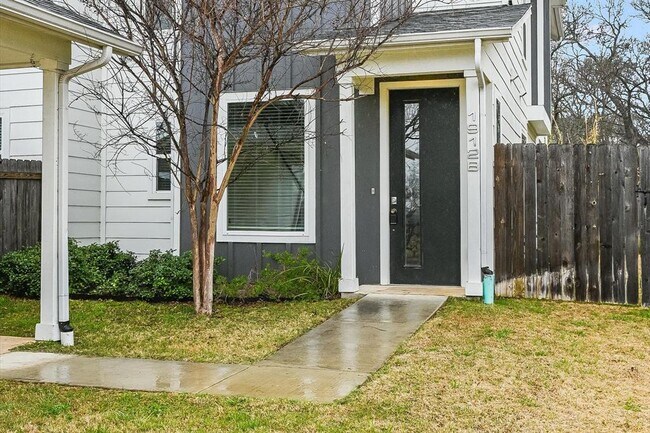 1912 Bunche Rd in Austin, TX - Building Photo - Building Photo