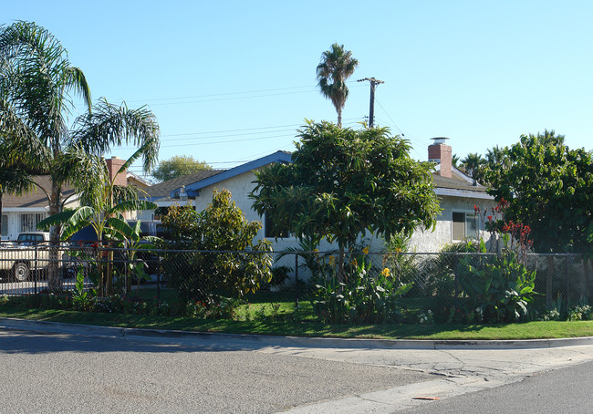 718-720 Lemar Ave in Oxnard, CA - Foto de edificio - Building Photo