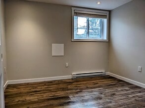 884 Smyth Rd in Ottawa, ON - Building Photo - Building Photo