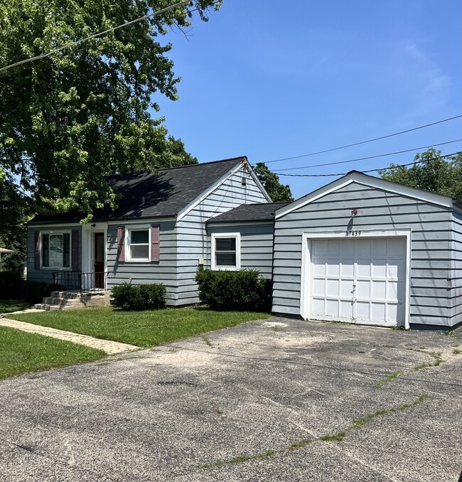 property at 37439 N Lake Shore Dr