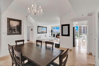 7000 Island Blvd in Aventura, FL - Building Photo - Building Photo