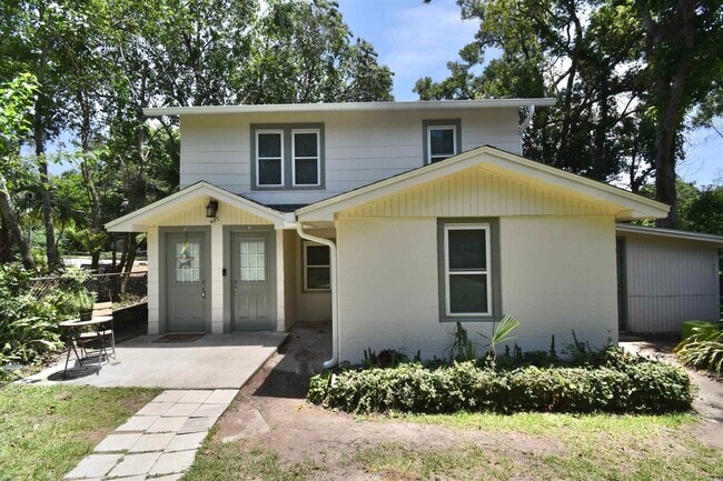property at 437 W 6th Ave