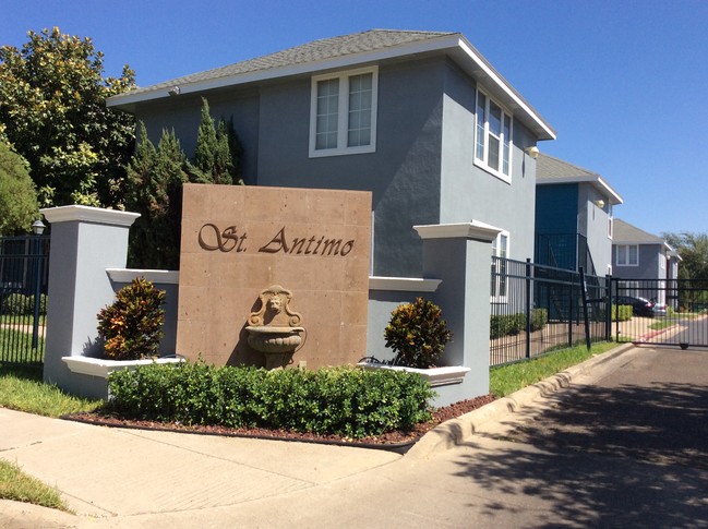 St. Antimo Apartments in McAllen, TX - Foto de edificio - Building Photo