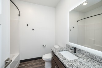 The Pearl Apartments in Minneapolis, MN - Building Photo - Interior Photo