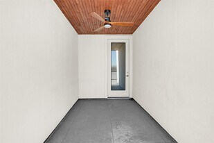 1611 Parker St in Houston, TX - Building Photo