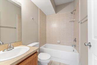 45558 Evansway Dr, Unit 45558 Evansway Dr. in Shelby Township, MI - Building Photo - Building Photo